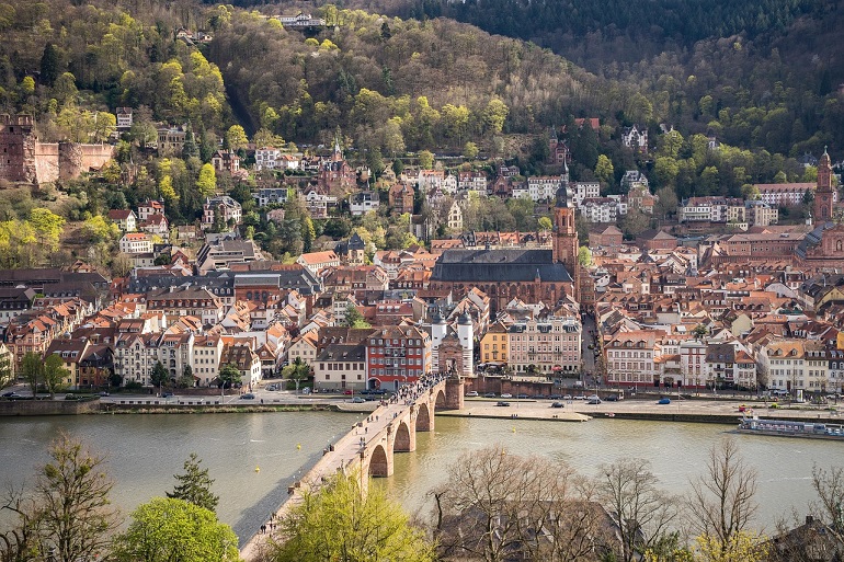 Old Town, Heidelberg (photo by Leonhard Niederwimmer from Pixabay)