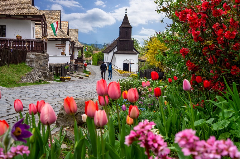Hollókő, Hungary (Bernadett Pogácsás-Simon | Dreamstime.com)