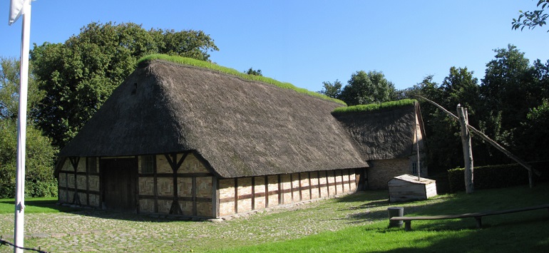 Open-air museum Ostenfelder Bauernhaus, Husum (photo by Goegeo - CC BY-SA 3.0)