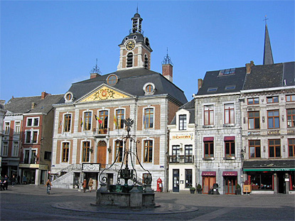 Grand Place, Huy (&copy; Eupedia.com)