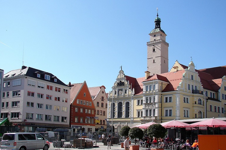 Old Town Hall and Pfeifturm, Ingolstadt (photo by Helmlechner - CC BY-SA 3.0)