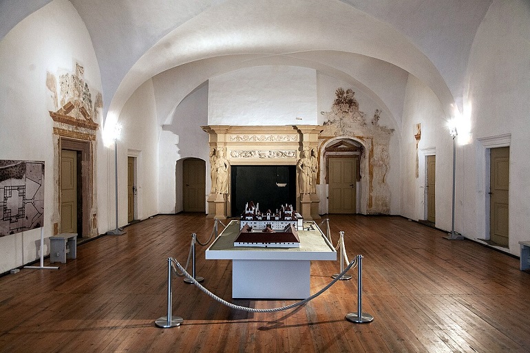 Augustusburg Hunting Lodge (photo by Stephan Hoppe - CC BY-SA 4.0)