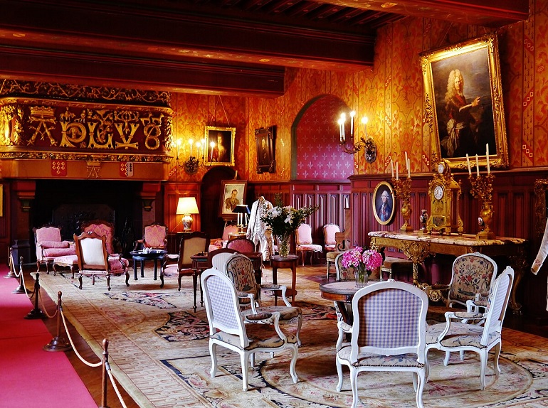 Grand Salon, Josselin Castle (photo by Zairon - CC BY-SA 4.0)