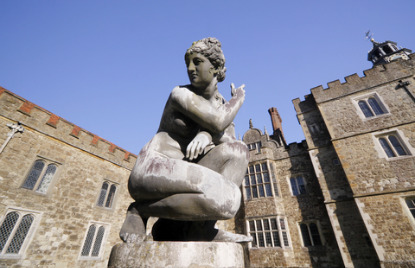 Knole House (&copy; Davidgarry | Dreamstime.com)