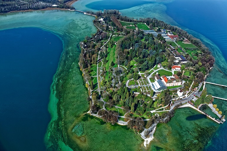 Aerial view of Mainau Island, Konstanz (photo by Holger Uwe Schmitt - CC BY-SA 4.0)