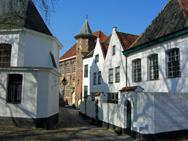Beguinage, Kortrijk (&copy; Eupedia.com)