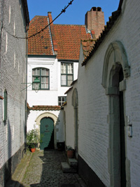 Beguinage, Kortrijk (&copy; Eupedia.com)