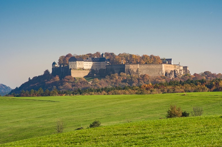 Königstein Fortress (photo by Sven Lachmann from Pixabay)