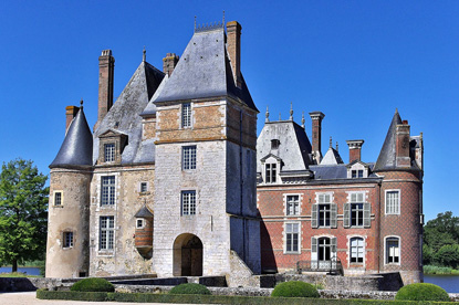 La Bussière Castle, Centre-Val de Loire, France (photo by Patrick - CC BY-SA 2.0)