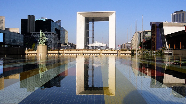Grande Arche de la Défense (photo by  Coldcreation - CC BY-SA 2.5)