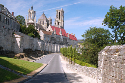 Cathedral, Court of Justice & Ramparts, Laon (&copy; Alexis BORG - Fotolia.com)