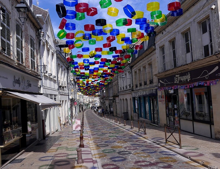 Rue Saint-Jean, Laon (photo by Florian Pépellin - CC-BY-SA 4.0)