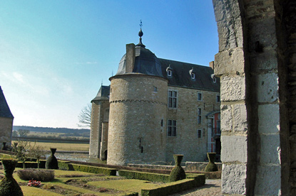 Castle of Lavaux-St-Anne (&copy; Eupedia.com)