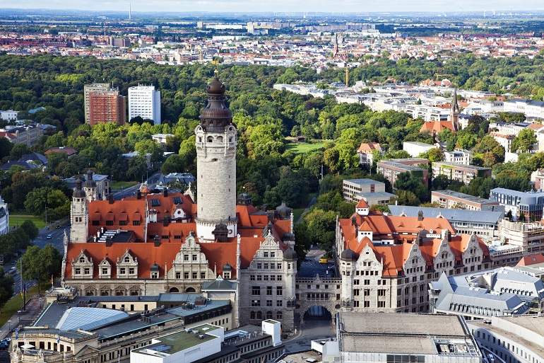 Aerial view of Leipzig with new townhall and Johannapark (© Eyewave | Dreamstime.com)