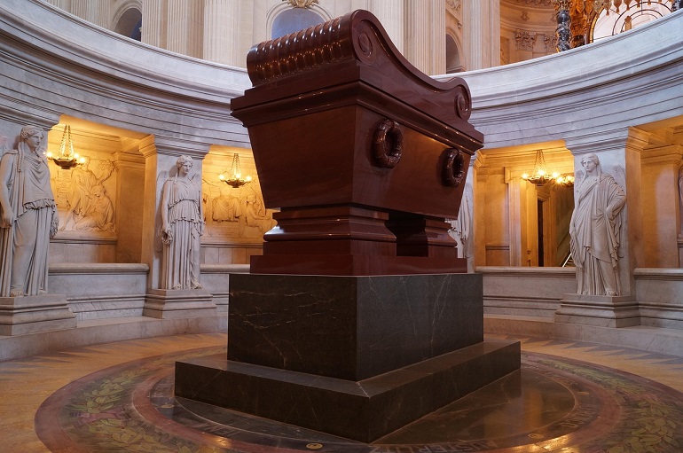 Tomb of Napoleon I in the Chapel of Les Invalides, Paris (photo from Pixabay)