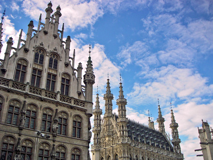 Grote Markt and Town Hall, Leuven (© Eupedia.com)
