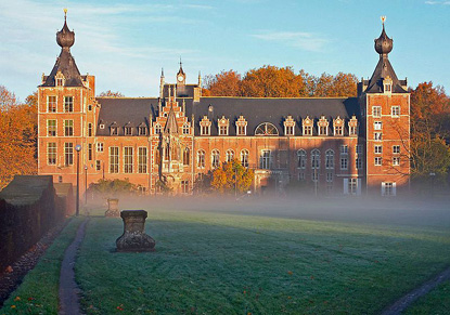 Castle Arenberg in Heverlee, near Leuven (photo by Juhanson - CC BY-SA 3.0 Unported license)