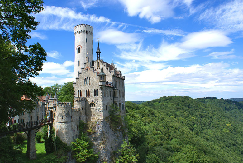 Lichtenstein Castle (&copy; sashpictures - Fotolia.com)