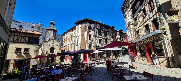 Quartier de la Boucherie in Limoges (© Christian Hamp  | Dreamstime.com)