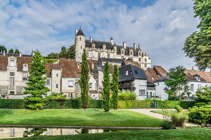 Loches, Centre-Val de Loire, France (photo by Krzysztof Golik - CC BY-SA 4.0)