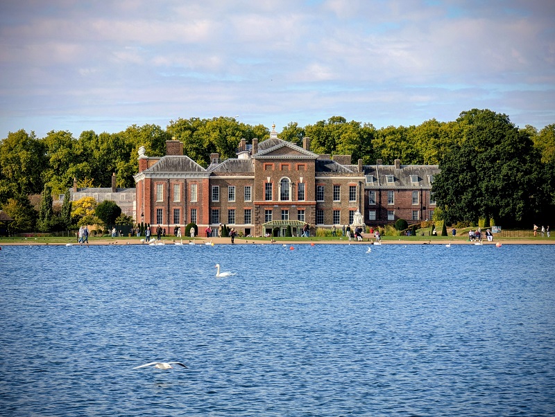 Kensington Palace view from Kensington Gardens, London (� Eupedia.com)