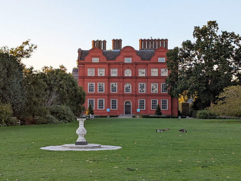 Kew Palace, Royal Botanic Gardens in Kew, London (� Eupedia.com)