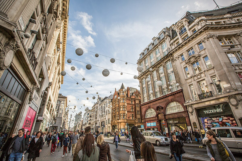 Oxford Street, London (photo by Tony Webster - CC BY 2.0)
