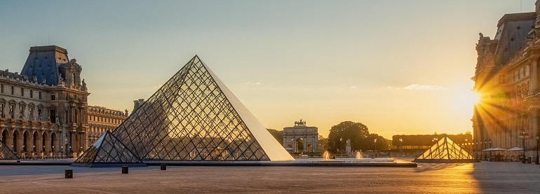 Louvre, Paris (photo by Pierre Blaché from Pixabay)