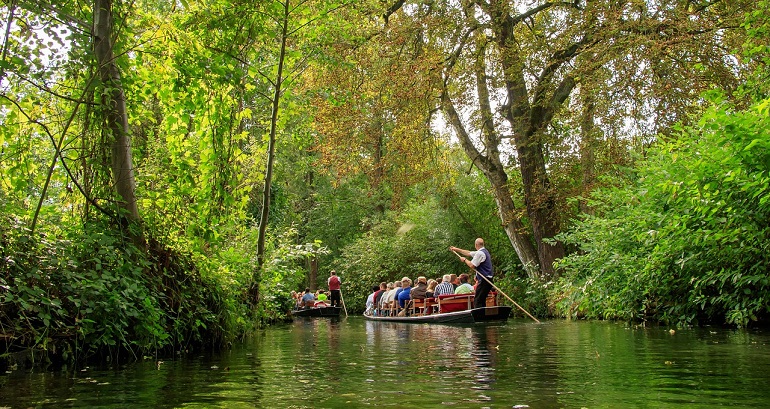 Boat ride in Lübbenau (photo by Herbert Aust from Pixabay)