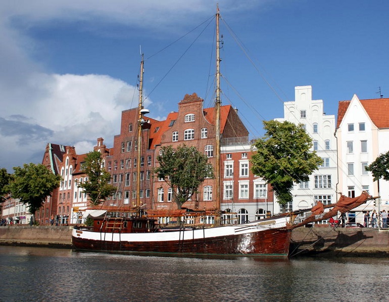 Museumshafen Lübeck (photo by Raphodon - CC BY-SA 3.0)