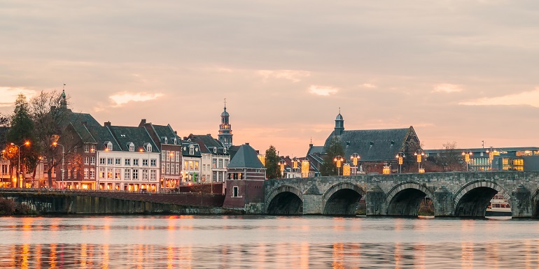 View at the Sint Servaas bridge in Maastricht (© MartinBergsma | Dreamstime.com