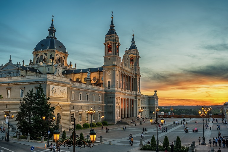 Almudena Cathedral, Madrid (ID 95532545 © Krivinis | Dreamstime.com)