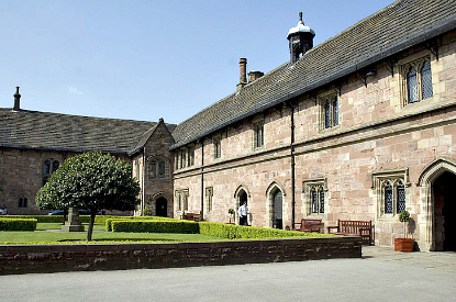 The Baronial Hall at Chetham's School of Music, Manchester  (photo by Parrot of Doom - CC BY-SA 3.0 Unported license)