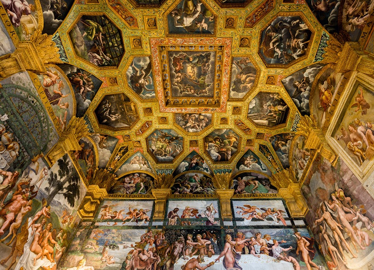 Ceiling frescoes of Palazzo Te in Mantua (&copy; Vladimir Korostyshevskiy  | Dreamstime.com)