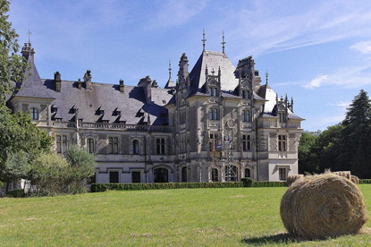 Menetou-Salon Castle, Centre-Val de Loire, France (photo by Patrick - CC BY-SA 2.0)