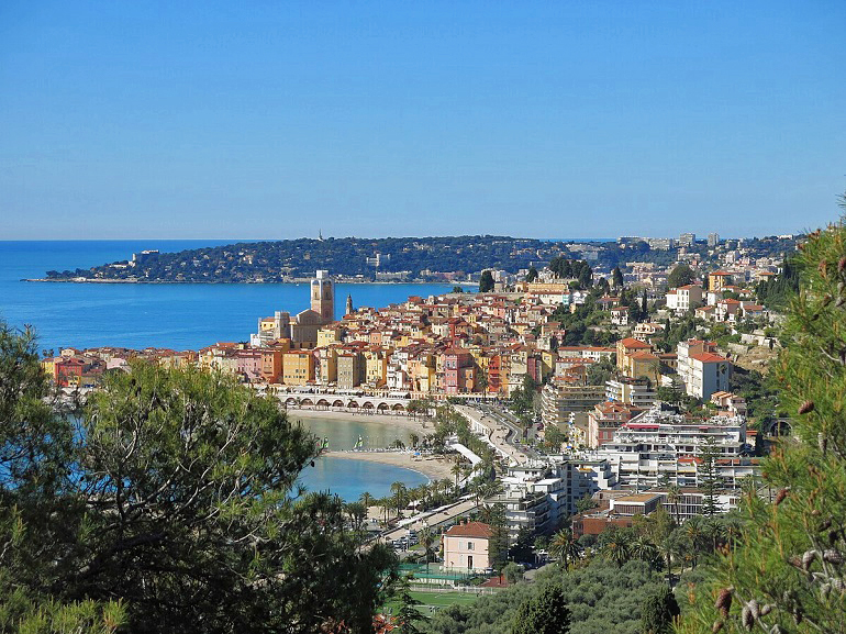 View of Menton from the domaine des Colombières (photo by Tangopaso)