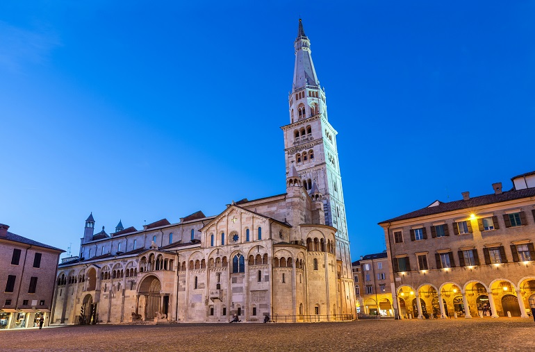 Modena Cathedral and the Ghirlandina Tower (© Sergey Dzyuba | Dreamstime.com)