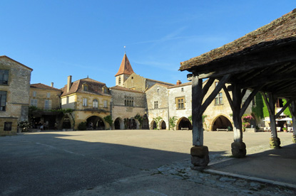 Monpazier, Aquitaine (photo by SoleneC1 from Pixabay)