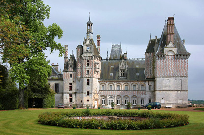 Montigny-le-Gannelon Castle, Centre-Val de Loire, France (photo by Manfred Heyde - CC BY-SA 3.0)