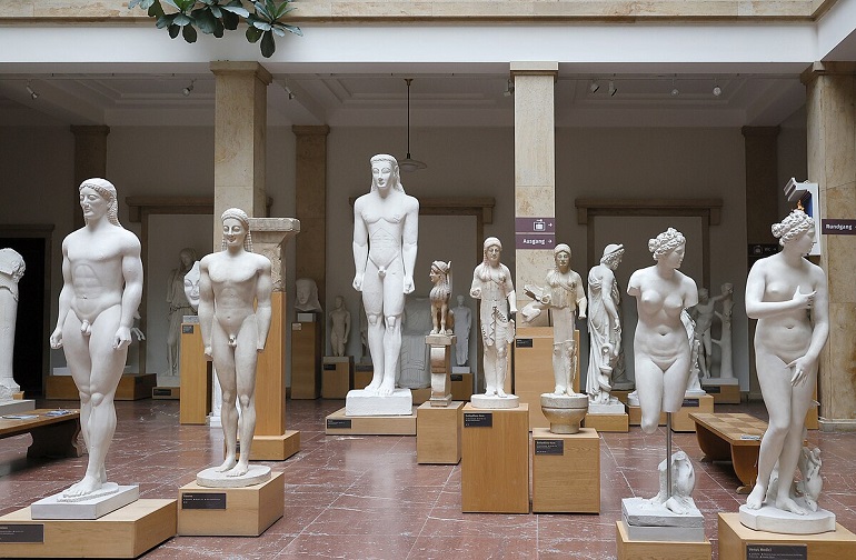 Museum für Abgüsse Klassischer Bildwerke München (photo by Elena Ternovaja - CC BY-SA 3.0)
