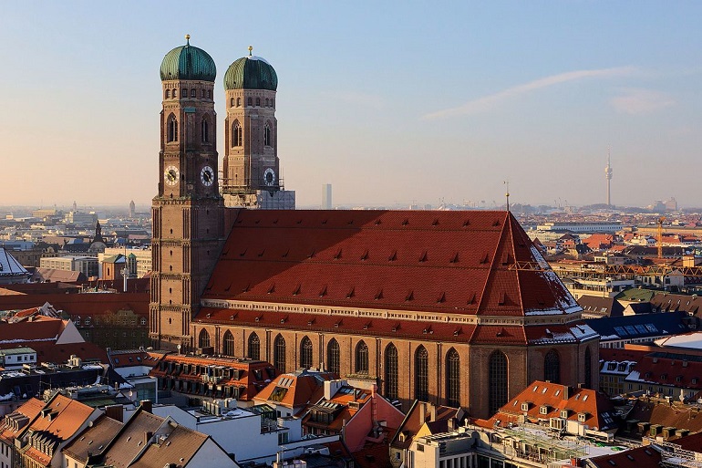 Cathedral of Munich (photo by Martin Falbisoner - CC BY-SA 3.0)