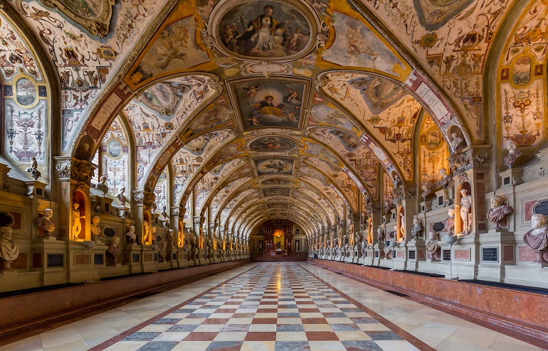 Antiquarium in the Residence Museum, Munich, Bavaria (© Photopassjonata | Dreamstime.com)