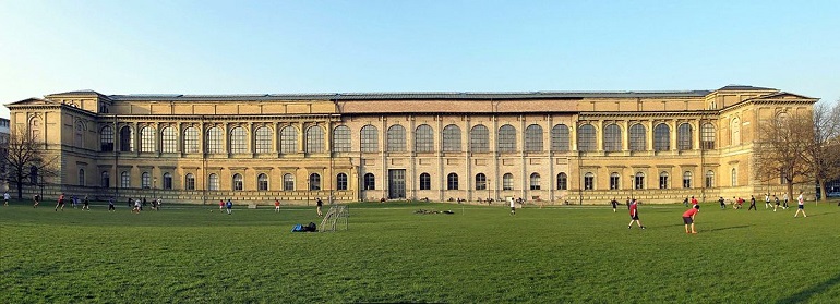 Alte Pinakothek, Munich (photo by Bbb at wikivoyage shared - CC BY-SA 3.0)