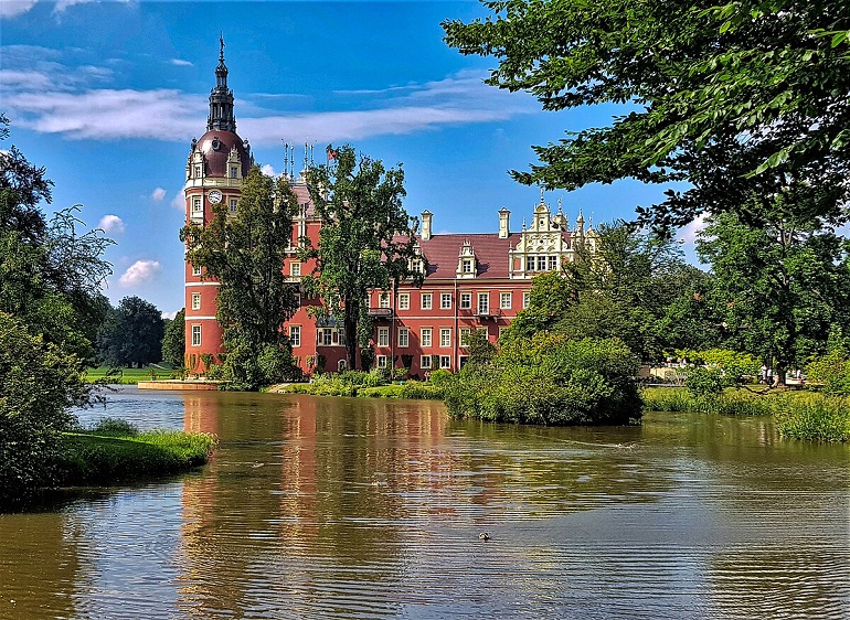 New Palace in Muskau Park (photo by Jochen Sievert - CC BY-SA 4.0)