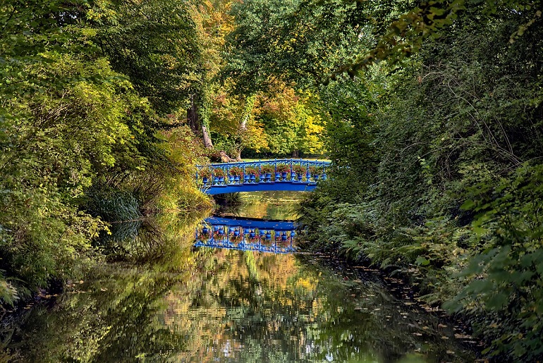 The Fuchsia Bridge (Fuchsienbrücke) in Muskau Park (photo by Rolf Kranz - CC BY-SA 4.0)