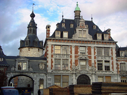 Places d'Armes and Belfry, Namur (© Eupedia.com)
