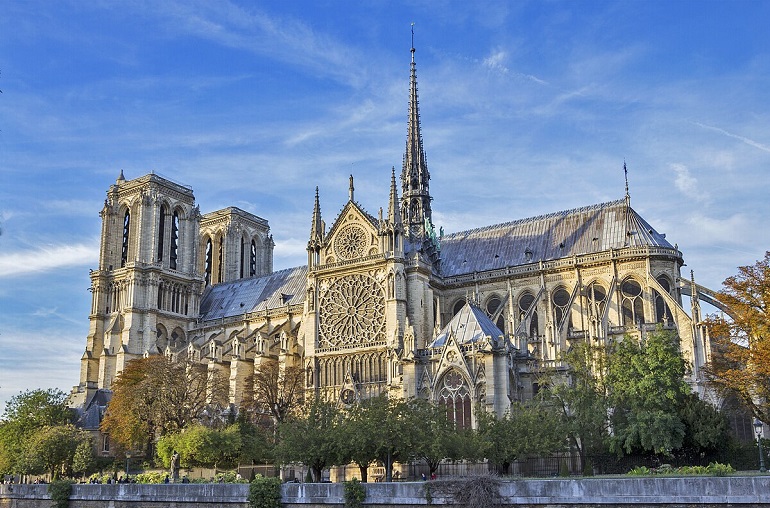 South façade of the Cathedral of Notre Dame de Paris (photo by Ali Sabbagh)