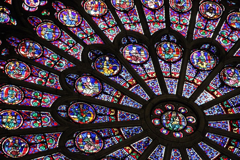 Rose Window of the Cathedral of Notre Dame de Paris (photo by Renee from Pixabay)