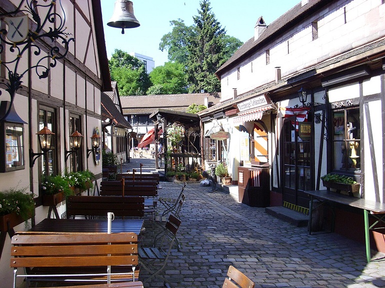 Craftsmen's Courtyard, Nuremberg (photo by Aarp65 - CC BY-SA 3.0)