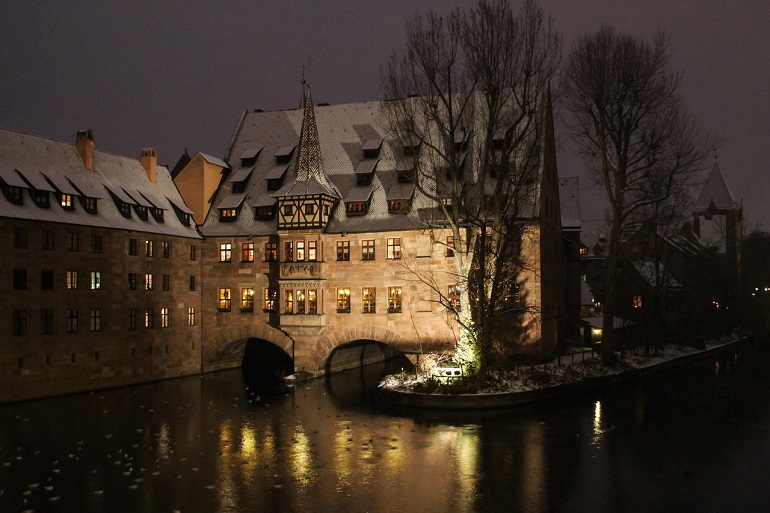 Hospital of the Holy Spirit, Nuremberg (photo by G.C. from Pixabay)